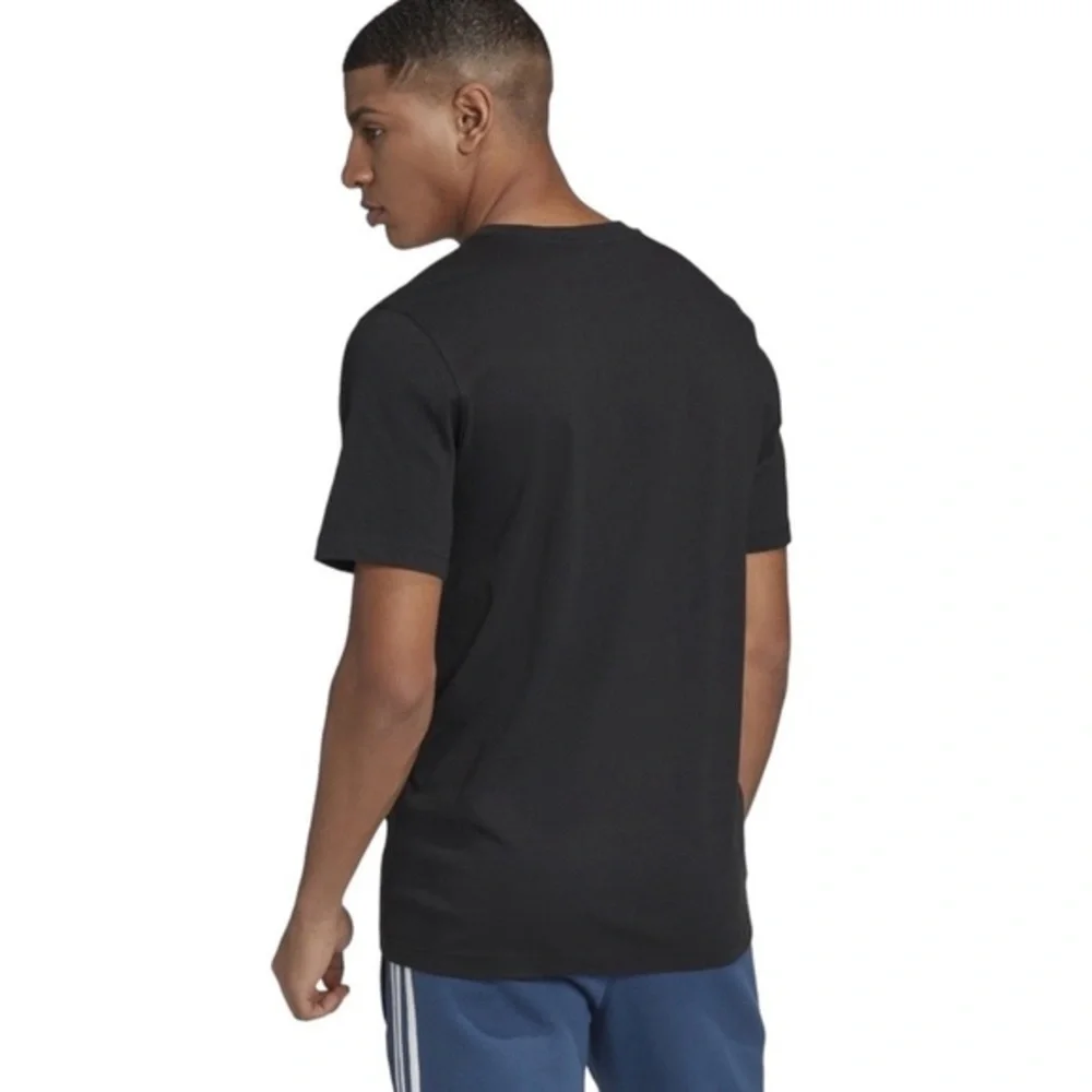 ADIDAS Originals Tech T-Shirt NWT Medium‎